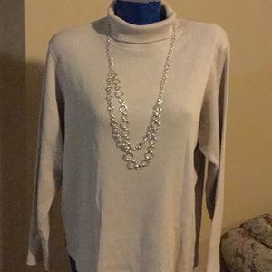Cream / Tan turtleneck